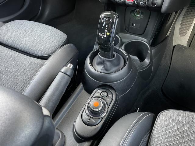 ＭＩＮＩ クーパー　特別使用車　ローズウッドエディション　ペッパーＰＫＧ　インテリジェントセーフティ　ハーフレザーシート　アンビエントライト　バックカメラ　ＰＤＣ　コンフォートアクセス　レインセンサー　　ＥＴＣ（21枚目）