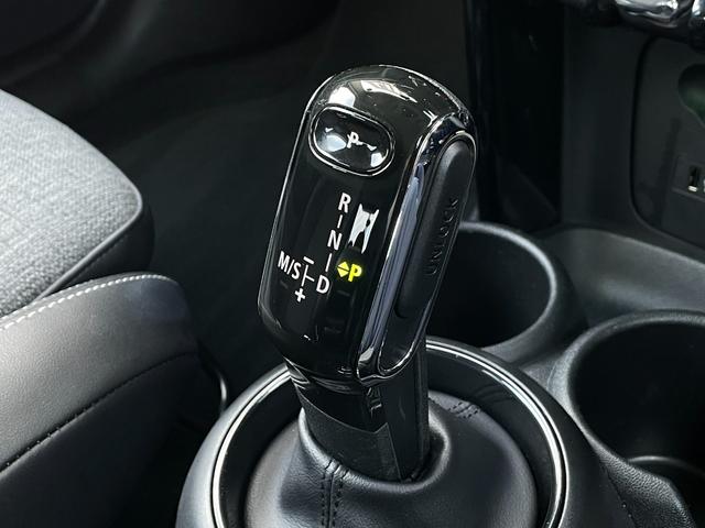 ＭＩＮＩ クーパー　特別使用車　ローズウッドエディション　ペッパーＰＫＧ　インテリジェントセーフティ　ハーフレザーシート　アンビエントライト　バックカメラ　ＰＤＣ　コンフォートアクセス　レインセンサー　　ＥＴＣ（23枚目）