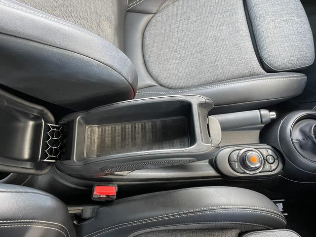 ＭＩＮＩ クーパー　特別使用車　ローズウッドエディション　ペッパーＰＫＧ　インテリジェントセーフティ　ハーフレザーシート　アンビエントライト　バックカメラ　ＰＤＣ　コンフォートアクセス　レインセンサー　　ＥＴＣ（33枚目）