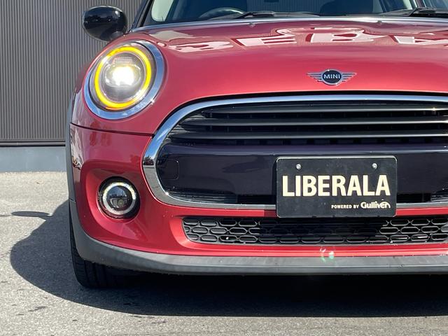 ＭＩＮＩ クーパー　特別使用車　ローズウッドエディション　ペッパーＰＫＧ　インテリジェントセーフティ　ハーフレザーシート　アンビエントライト　バックカメラ　ＰＤＣ　コンフォートアクセス　レインセンサー　　ＥＴＣ（35枚目）