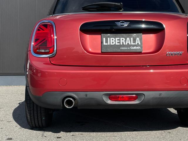 ＭＩＮＩ クーパー　特別使用車　ローズウッドエディション　ペッパーＰＫＧ　インテリジェントセーフティ　ハーフレザーシート　アンビエントライト　バックカメラ　ＰＤＣ　コンフォートアクセス　レインセンサー　　ＥＴＣ（36枚目）