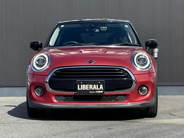 ＭＩＮＩ クーパー　特別使用車　ローズウッドエディション　ペッパーＰＫＧ　インテリジェントセーフティ　ハーフレザーシート　アンビエントライト　バックカメラ　ＰＤＣ　コンフォートアクセス　レインセンサー　　ＥＴＣ（37枚目）