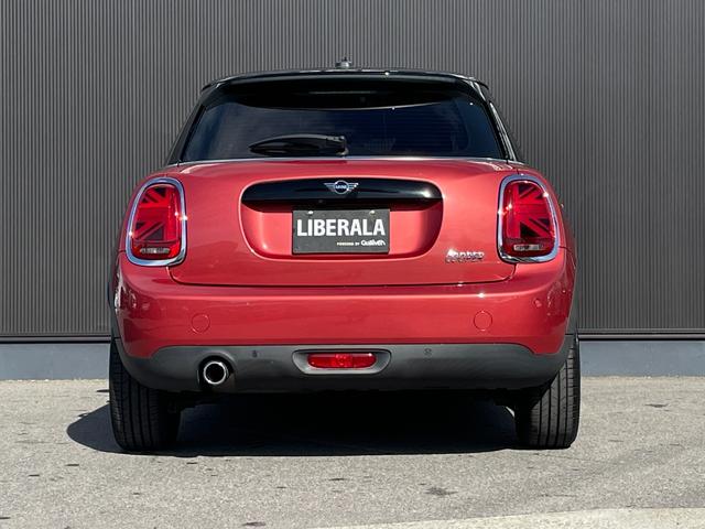 ＭＩＮＩ クーパー　特別使用車　ローズウッドエディション　ペッパーＰＫＧ　インテリジェントセーフティ　ハーフレザーシート　アンビエントライト　バックカメラ　ＰＤＣ　コンフォートアクセス　レインセンサー　　ＥＴＣ（38枚目）