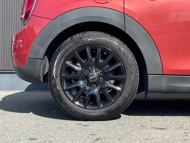 ＭＩＮＩ クーパー　特別使用車　ローズウッドエディション　ペッパーＰＫＧ　インテリジェントセーフティ　ハーフレザーシート　アンビエントライト　バックカメラ　ＰＤＣ　コンフォートアクセス　レインセンサー　　ＥＴＣ（48枚目）