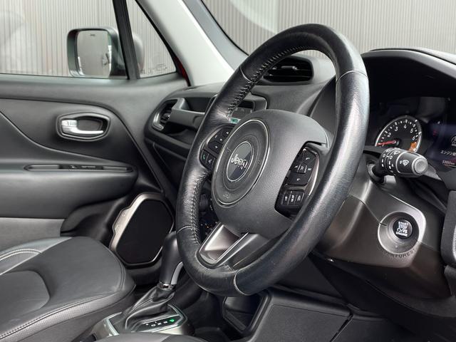 ジープ・レネゲード リミテッド ACC レーンキープ Uconnectナビ bluetooth 黒革シート シートヒーター D/Nパワーシート ステアリングヒーター パークセンサー ルーフレール スマートキー 前後ドライブレコーダー(5枚目)