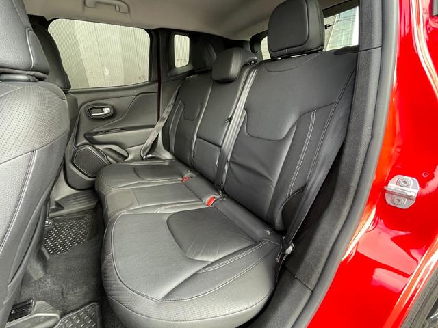 ジープ・レネゲード リミテッド ACC レーンキープ Uconnectナビ bluetooth 黒革シート シートヒーター D/Nパワーシート ステアリングヒーター パークセンサー ルーフレール スマートキー 前後ドライブレコーダー(14枚目)