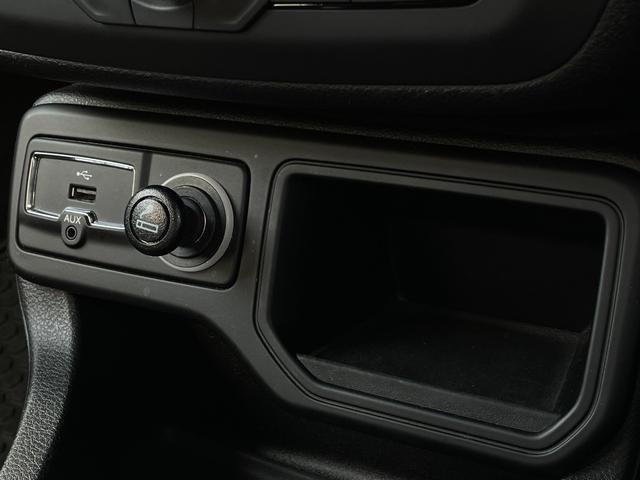 ジープ・レネゲード リミテッド ACC レーンキープ Uconnectナビ bluetooth 黒革シート シートヒーター D/Nパワーシート ステアリングヒーター パークセンサー ルーフレール スマートキー 前後ドライブレコーダー(29枚目)