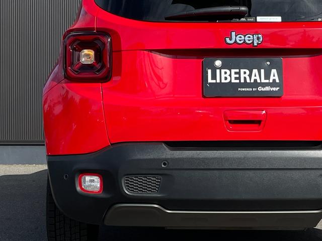 ジープ・レネゲード リミテッド ACC レーンキープ Uconnectナビ bluetooth 黒革シート シートヒーター D/Nパワーシート ステアリングヒーター パークセンサー ルーフレール スマートキー 前後ドライブレコーダー(41枚目)