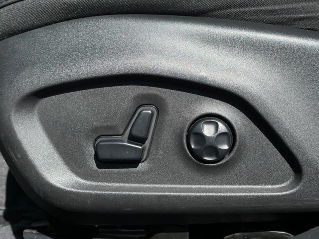 ジープ・コンパス リミテッド　１オーナー　黒革　ＡＣＣ　ＬＫＡ　ＢＳＭ　ナビ　ＴＶ　３６０°　ＡＬＰＩＮＥ　ＬＥＤ　ＰＷＢドア　Ｐアシスト　ＰＷシート　シートＨ　ステアリングヒーター　ＣａｒＰｌａｙ　Ａｎｄｏｒｏｉｄ　前後ドラレコ（17枚目）