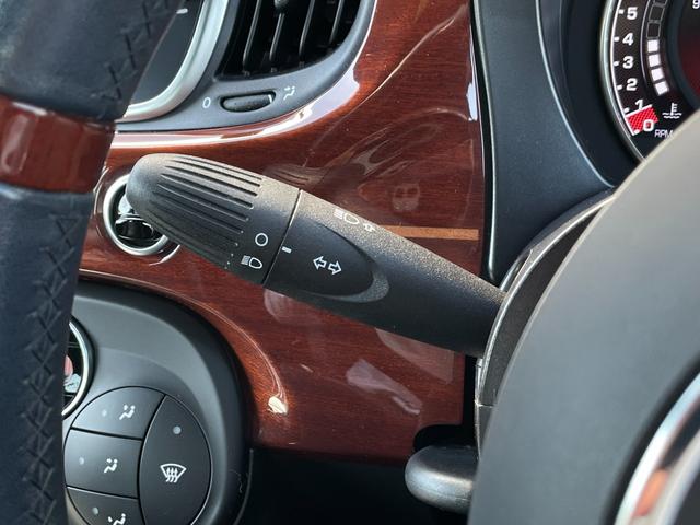 アバルト６９５ リヴァーレ ベースグレード　限定車　当店買取車　１オーナー　専用本革シート　専用ウッドインテリア　４本出しアクラポビッチマフラー　純正ディスプレイオーディオ　ＡｐｐｌｅＣａｒＰｌａｙ　パークセンサー　ＨＩＤヘッドライト　キーレス（25枚目）