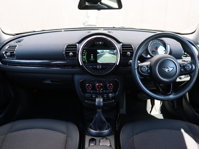 ＭＩＮＩ クーパー　クラブマン　ＡＣＣ　コンフォートアクセス　インテリジェントセーフティ　ペッパーＰＫＧ　アンビエントライト　ドラレコ　ＥＴＣ　純正ナビ　バックカメラ　スマートキー　ミラー体型ＥＴＣ　ＯＰ１７ＡＷ（4枚目）