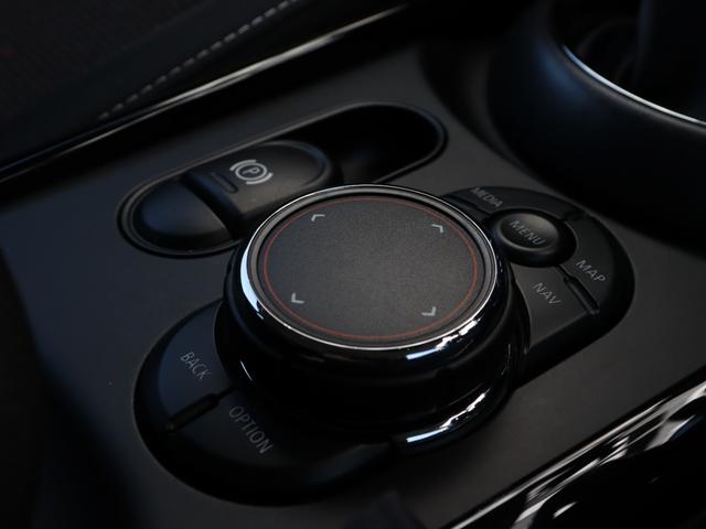 ＭＩＮＩ クーパー　クラブマン　ＡＣＣ　コンフォートアクセス　インテリジェントセーフティ　ペッパーＰＫＧ　アンビエントライト　ドラレコ　ＥＴＣ　純正ナビ　バックカメラ　スマートキー　ミラー体型ＥＴＣ　ＯＰ１７ＡＷ（28枚目）