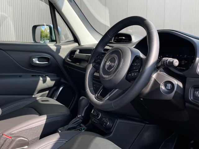 ジープ・レネゲード4xe リミテッド 4xe CarPlay レザーシート シートヒーター ステアリングヒーター PWシート ナビ TV Bカメラ ACC ブラインドスポット レーンキープ LEDヘッドライト ドラレコ ルーフレール ETC(6枚目)