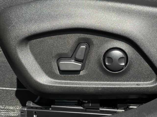 ジープ・レネゲード4xe リミテッド 4xe CarPlay レザーシート シートヒーター ステアリングヒーター PWシート ナビ TV Bカメラ ACC ブラインドスポット レーンキープ LEDヘッドライト ドラレコ ルーフレール ETC(16枚目)