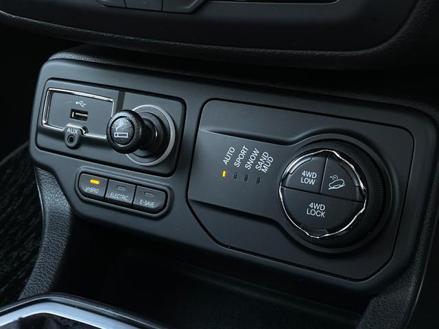 ジープ・レネゲード4xe リミテッド 4xe CarPlay レザーシート シートヒーター ステアリングヒーター PWシート ナビ TV Bカメラ ACC ブラインドスポット レーンキープ LEDヘッドライト ドラレコ ルーフレール ETC(27枚目)