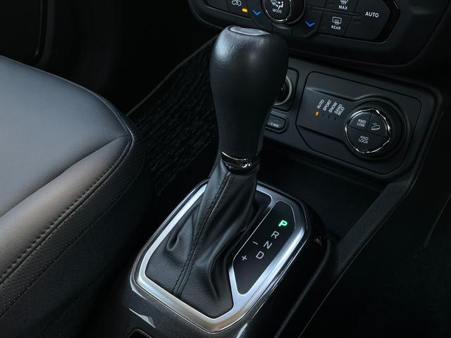 ジープ・レネゲード4xe リミテッド 4xe CarPlay レザーシート シートヒーター ステアリングヒーター PWシート ナビ TV Bカメラ ACC ブラインドスポット レーンキープ LEDヘッドライト ドラレコ ルーフレール ETC(28枚目)