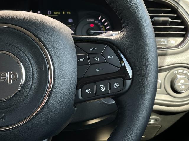 ジープ・レネゲード4xe リミテッド 4xe CarPlay レザーシート シートヒーター ステアリングヒーター PWシート ナビ TV Bカメラ ACC ブラインドスポット レーンキープ LEDヘッドライト ドラレコ ルーフレール ETC(32枚目)