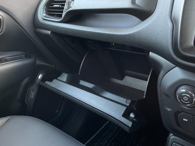 ジープ・レネゲード4xe リミテッド 4xe CarPlay レザーシート シートヒーター ステアリングヒーター PWシート ナビ TV Bカメラ ACC ブラインドスポット レーンキープ LEDヘッドライト ドラレコ ルーフレール ETC(34枚目)