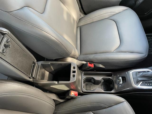 ジープ・レネゲード4xe リミテッド 4xe CarPlay レザーシート シートヒーター ステアリングヒーター PWシート ナビ TV Bカメラ ACC ブラインドスポット レーンキープ LEDヘッドライト ドラレコ ルーフレール ETC(37枚目)