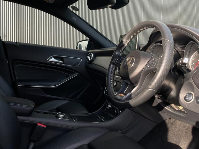 ＣＬＡクラス シューティングブレーク ＣＬＡ２２０　４マチック　シューティングブレーク　ＣａｒＰｌａｙ対応　レーダーセーフティＰＫＧ　黒革シート　シートヒーター　純正ナビ　バックカメラ　フルセグＴＶ　ｂｌｕｅｔｏｏｔｈ　ＰＷバックドア　キーレスゴー　ＬＥＤヘッドライト　パークトロニック（6枚目）
