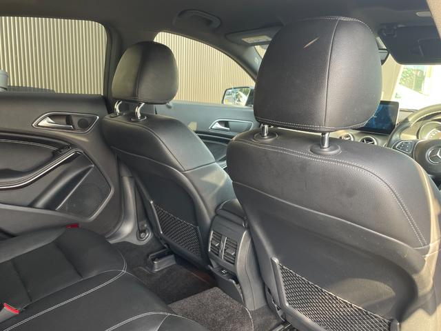 ＣＬＡクラス シューティングブレーク ＣＬＡ２２０　４マチック　シューティングブレーク　ＣａｒＰｌａｙ対応　レーダーセーフティＰＫＧ　黒革シート　シートヒーター　純正ナビ　バックカメラ　フルセグＴＶ　ｂｌｕｅｔｏｏｔｈ　ＰＷバックドア　キーレスゴー　ＬＥＤヘッドライト　パークトロニック（9枚目）