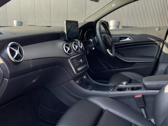 ＣＬＡクラス シューティングブレーク ＣＬＡ２２０　４マチック　シューティングブレーク　ＣａｒＰｌａｙ対応　レーダーセーフティＰＫＧ　黒革シート　シートヒーター　純正ナビ　バックカメラ　フルセグＴＶ　ｂｌｕｅｔｏｏｔｈ　ＰＷバックドア　キーレスゴー　ＬＥＤヘッドライト　パークトロニック（11枚目）