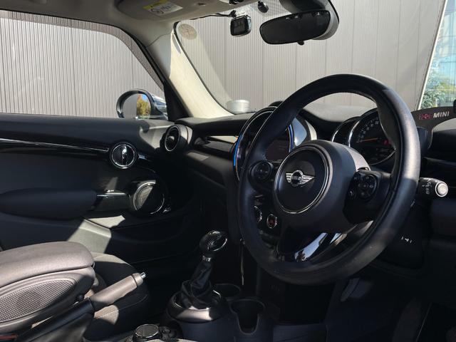 MINI クーパーD ACC OP16インチブラックAW ペッパーPKG コンフォートアクセス 純正ナビ バックカメラ LEDヘッドライト&フォグ インテリジェントセーフティ オートライト ETC 前後ドライブレコーダー(5枚目)