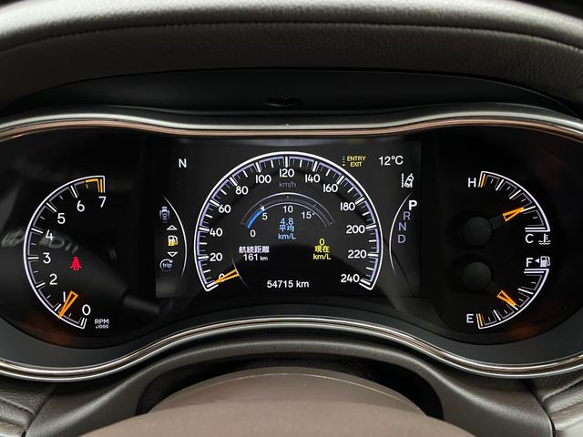 ジープ・グランドチェロキー サミット 後期型 サンルーフ エアサス ブラウンレザーシート ベンチレーション シートヒーター ACC ブラインドスポットM ウッドコンビステアリング 純正ナビ CarPlay 360°カメラ スマートエントリ(25枚目)