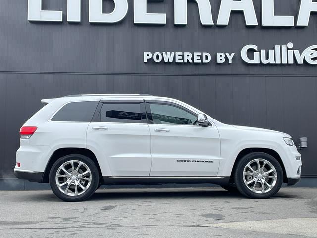 ジープ・グランドチェロキー サミット 後期型 サンルーフ エアサス ブラウンレザーシート ベンチレーション シートヒーター ACC ブラインドスポットM ウッドコンビステアリング 純正ナビ CarPlay 360°カメラ スマートエントリ(56枚目)