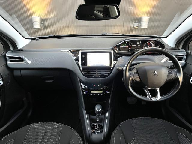 208 アリュール AppleCarPlay 純正ナビ(AM /FM/BT/USB) バックカメラ LEDヘッドライト オートライト クルーズコントロール オートライト ETC 衝突被害軽減システム ドアバイザー(4枚目)