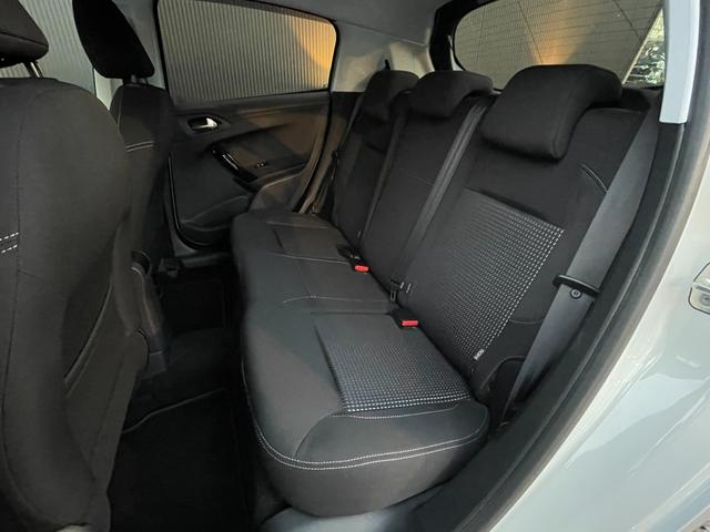 208 アリュール AppleCarPlay 純正ナビ(AM /FM/BT/USB) バックカメラ LEDヘッドライト オートライト クルーズコントロール オートライト ETC 衝突被害軽減システム ドアバイザー(13枚目)