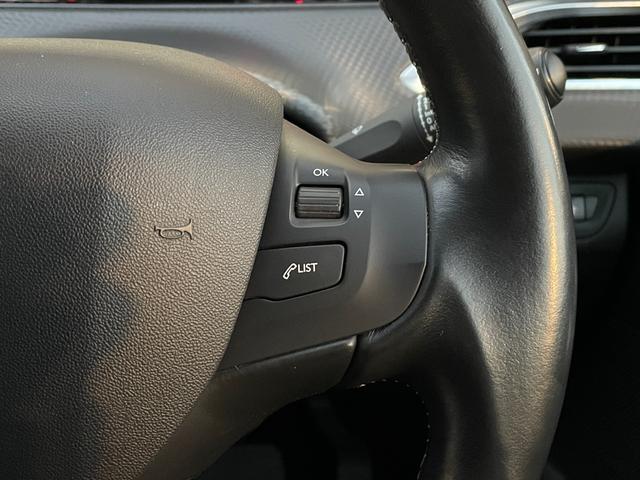 208 アリュール AppleCarPlay 純正ナビ(AM /FM/BT/USB) バックカメラ LEDヘッドライト オートライト クルーズコントロール オートライト ETC 衝突被害軽減システム ドアバイザー(17枚目)