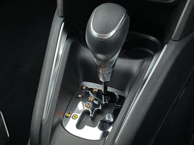 208 アリュール AppleCarPlay 純正ナビ(AM /FM/BT/USB) バックカメラ LEDヘッドライト オートライト クルーズコントロール オートライト ETC 衝突被害軽減システム ドアバイザー(28枚目)