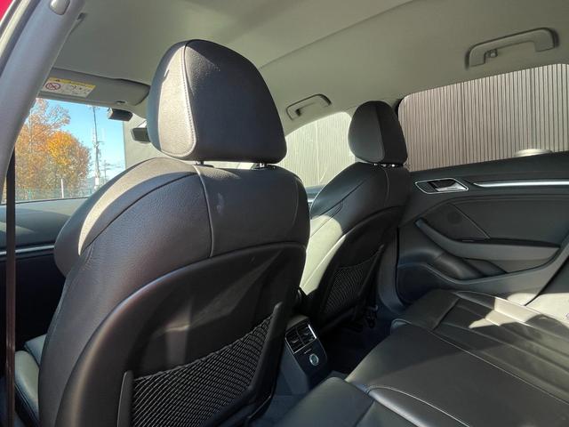 A3 スポーツバック2.0TFSIクワトロ スポーツ ACC ラグジュアリーPKG 黒革 バーチャルコックピット マトリクスLED シーケンシャル パドルシフト PWシート シートヒーター MMIナビ バックカメラ Audiプレセンス パークエイド(14枚目)