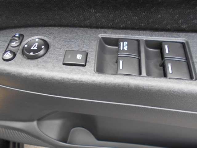 G・Lパッケージ ETC Rカメラ HID クルコン Bluetooth USB 純アルミホイール(19枚目)