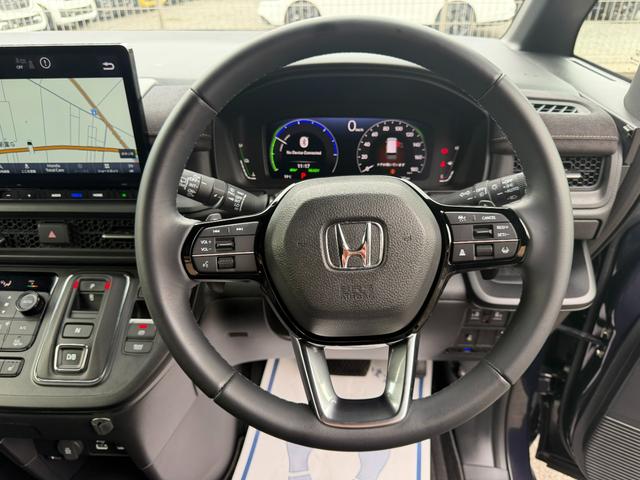 ステップワゴン e:HEVスパーダプレミアムライン 禁煙・ドラレコ・障害物センサー・11.4インチ純ナビ・Bluetooth・ホンダコネクト・マルチビューカメラ・ETC・オットマン・パドルシフト・AW マルチカメラ Wエアコン 両側自動ドア Fセグ(42枚目)