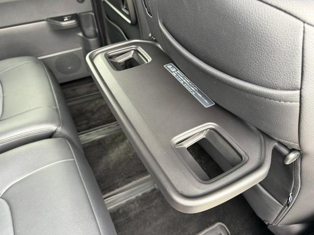 ステップワゴン e:HEVスパーダプレミアムライン 禁煙・ドラレコ・障害物センサー・11.4インチ純ナビ・Bluetooth・ホンダコネクト・マルチビューカメラ・ETC・オットマン・パドルシフト・AW マルチカメラ Wエアコン 両側自動ドア Fセグ(64枚目)