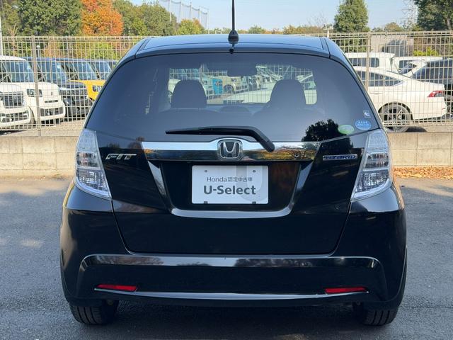 フィットハイブリッド ナビプレミアムセレクション　ワンオーナー・純ナビＴＶ・インターナビ・Ｒカメラ・ＥＴＣ・スマートキー・ＨＩＤ・クルコン・ＡＷ・シートヒーター　エアコン　運転席エアバッグ　ＤＶＤ再生　キーフリー　ワンセグ　パワーウィンドウ　Ｂカメラ（26枚目）