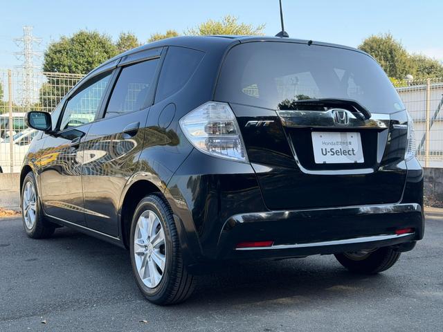 フィットハイブリッド ナビプレミアムセレクション　ワンオーナー・純ナビＴＶ・インターナビ・Ｒカメラ・ＥＴＣ・スマートキー・ＨＩＤ・クルコン・ＡＷ・シートヒーター　エアコン　運転席エアバッグ　ＤＶＤ再生　キーフリー　ワンセグ　パワーウィンドウ　Ｂカメラ（27枚目）