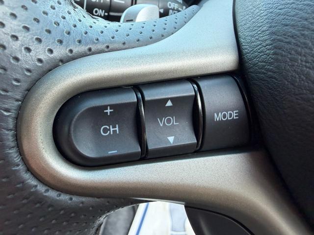 フィットハイブリッド ナビプレミアムセレクション　ワンオーナー・純ナビＴＶ・インターナビ・Ｒカメラ・ＥＴＣ・スマートキー・ＨＩＤ・クルコン・ＡＷ・シートヒーター　エアコン　運転席エアバッグ　ＤＶＤ再生　キーフリー　ワンセグ　パワーウィンドウ　Ｂカメラ（41枚目）