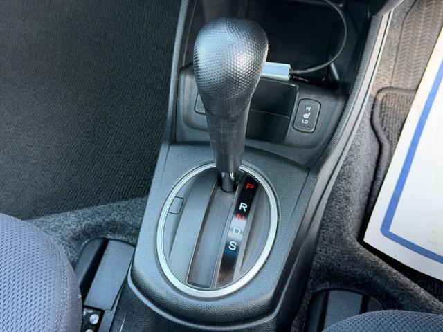 フィットハイブリッド ナビプレミアムセレクション　ワンオーナー・純ナビＴＶ・インターナビ・Ｒカメラ・ＥＴＣ・スマートキー・ＨＩＤ・クルコン・ＡＷ・シートヒーター　エアコン　運転席エアバッグ　ＤＶＤ再生　キーフリー　ワンセグ　パワーウィンドウ　Ｂカメラ（47枚目）