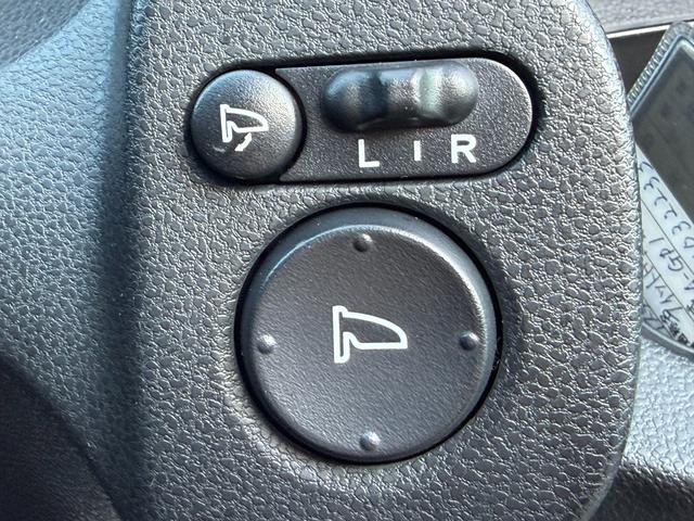 フィットハイブリッド ナビプレミアムセレクション　ワンオーナー・純ナビＴＶ・インターナビ・Ｒカメラ・ＥＴＣ・スマートキー・ＨＩＤ・クルコン・ＡＷ・シートヒーター　エアコン　運転席エアバッグ　ＤＶＤ再生　キーフリー　ワンセグ　パワーウィンドウ　Ｂカメラ（48枚目）