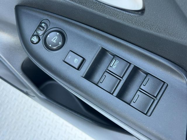 フィット 15XL ワンオーナー・あんしんパッケージ・ドラレコ・純ナビTV・Bluetooth・インターナビ・ETC・スマートキー・LED ドライブレコーダー LEDヘッド 1セグTV オートエアコン DVD ABS(46枚目)