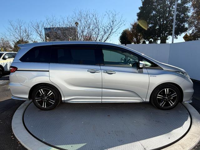 オデッセイハイブリッド ハイブリッドアブソルート・ホンダセンシングEXパック ワンオーナー・純ナビTV・Bluetooth・インターナビ・マルチビューカメラ・ETC・電動シート・オットマン・LED・AW 360°カメラ 両側自動スライドドア 盗難防止 キーレス サイドエアバッグ(25枚目)