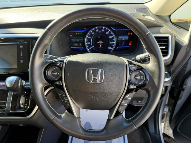 オデッセイハイブリッド ハイブリッドアブソルート・ホンダセンシングEXパック ワンオーナー・純ナビTV・Bluetooth・インターナビ・マルチビューカメラ・ETC・電動シート・オットマン・LED・AW 360°カメラ 両側自動スライドドア 盗難防止 キーレス サイドエアバッグ(40枚目)