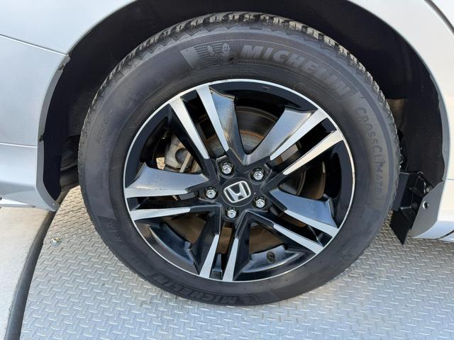 オデッセイハイブリッド ハイブリッドアブソルート・ホンダセンシングEXパック ワンオーナー・純ナビTV・Bluetooth・インターナビ・マルチビューカメラ・ETC・電動シート・オットマン・LED・AW 360°カメラ 両側自動スライドドア 盗難防止 キーレス サイドエアバッグ(69枚目)