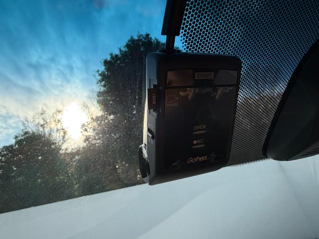 ステップワゴンスパーダ スパーダ・クールスピリットホンダセンシング　禁煙・ワンオーナー・ドラレコ・９インチ純ナビＴＶ・ルーフモニター・Ｂｌｕｅｔｏｏｔｈ・インターナビ・Ｒカメラ・ＥＴＣ・両パワスラ・スマートキー・シートヒーター・ＡＷ　サイドエアバック　バックモニタ（7枚目）