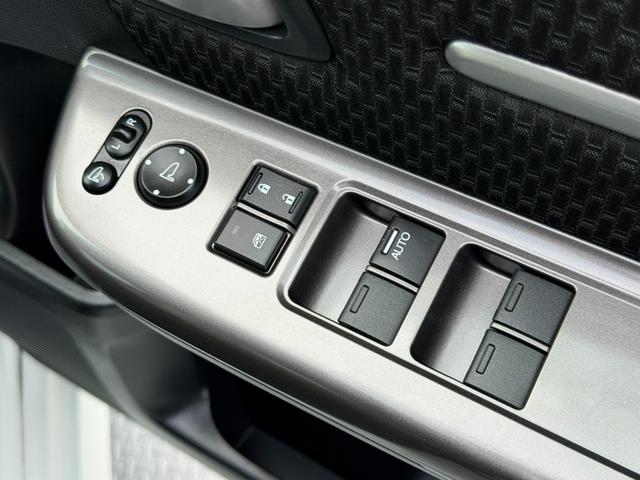 ステップワゴンスパーダ スパーダ・クールスピリットホンダセンシング　禁煙・ワンオーナー・ドラレコ・９インチ純ナビＴＶ・ルーフモニター・Ｂｌｕｅｔｏｏｔｈ・インターナビ・Ｒカメラ・ＥＴＣ・両パワスラ・スマートキー・シートヒーター・ＡＷ　サイドエアバック　バックモニタ（51枚目）