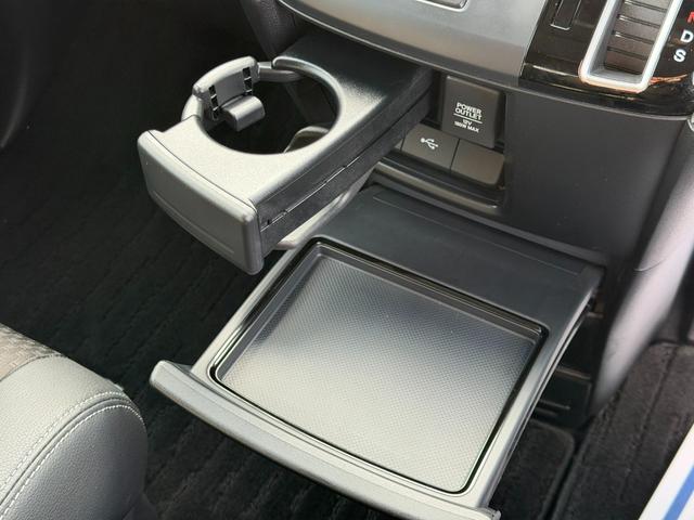 ステップワゴンスパーダ スパーダ・クールスピリットホンダセンシング　禁煙・ワンオーナー・ドラレコ・９インチ純ナビＴＶ・ルーフモニター・Ｂｌｕｅｔｏｏｔｈ・インターナビ・Ｒカメラ・ＥＴＣ・両パワスラ・スマートキー・シートヒーター・ＡＷ　サイドエアバック　バックモニタ（58枚目）