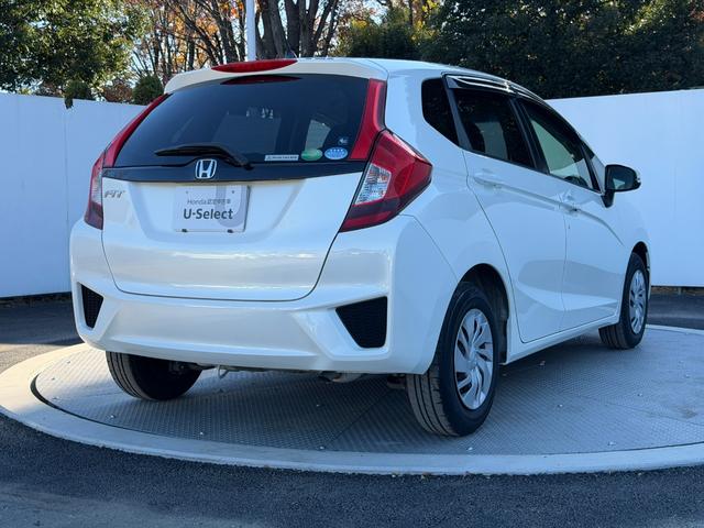 フィット 13G・Fパッケージ ワンオーナー・7インチ純ナビTV・スマートキー・ETC ワンオーナー車 DVD再生可能 スマ-トキ- 記録簿有り VSA ETC付き 助手席エアバッグ オートエアコン エアバック PS キ-フリ-(23枚目)